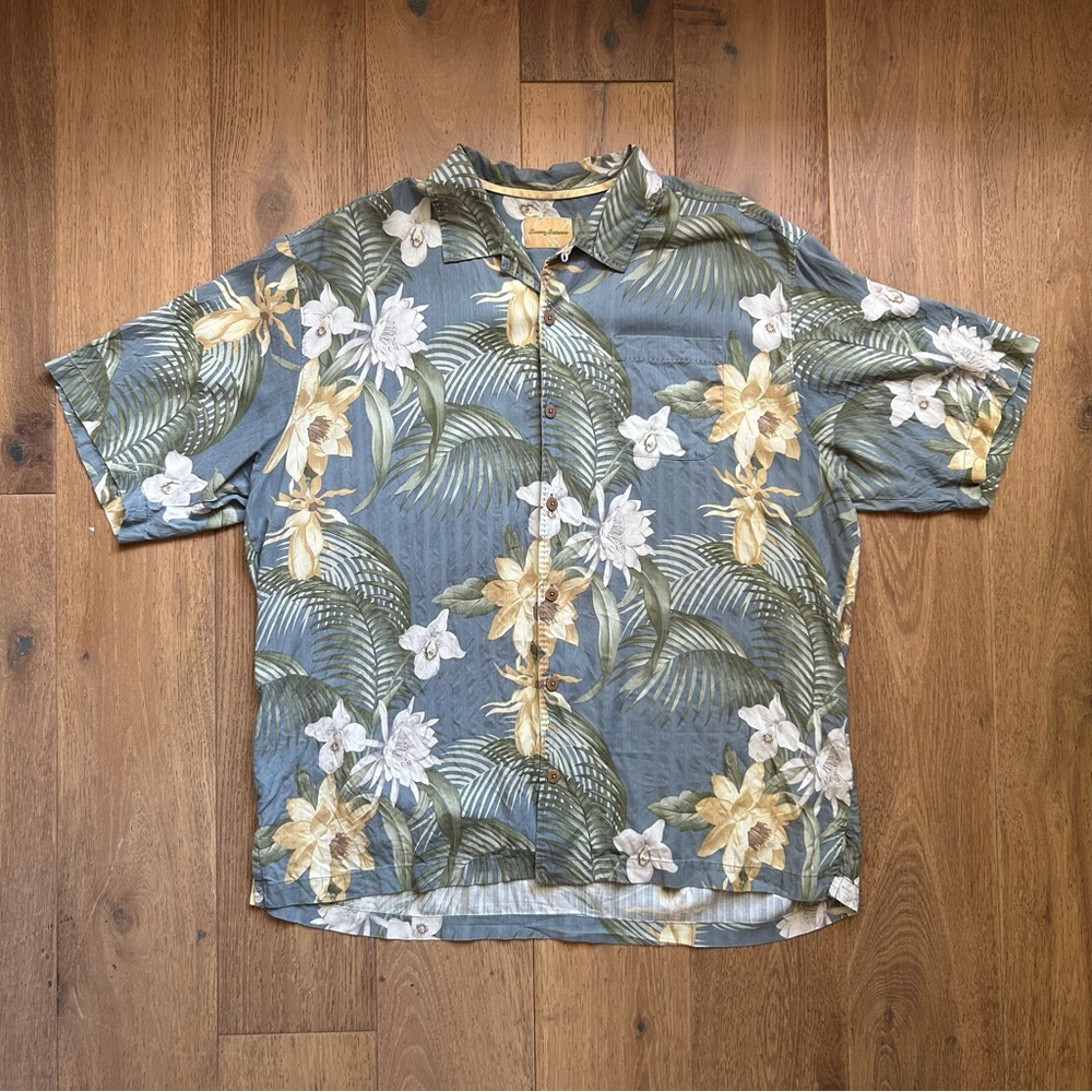 Tommy Bahama, Vintage Silk SS Button Up